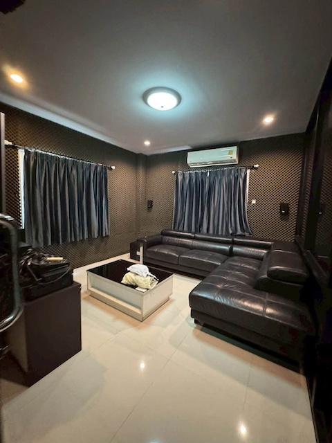 MBR31 ปล่อยเช่าอาคารพาณิชย์ 3 ชั้นแต่งสไตล์คาเฟ่ มีห้องคาราโอเกะเก็บเสียงและครัวพร้อมใช้ ทำเลบางพลี-บางนา 3