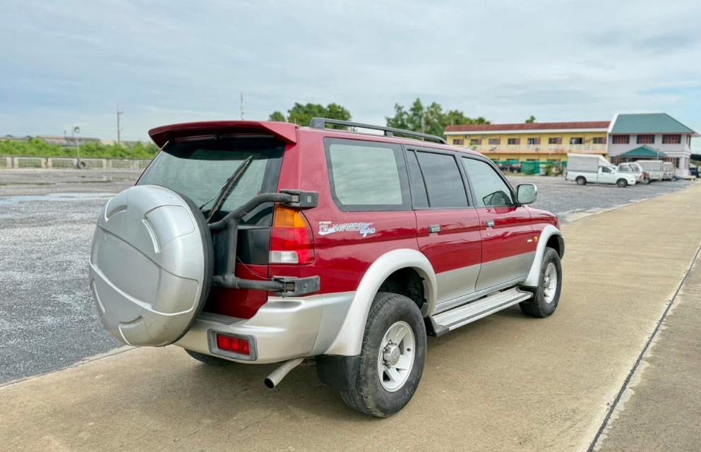 Mitsubishi Strada G Wagon สีแดง 4