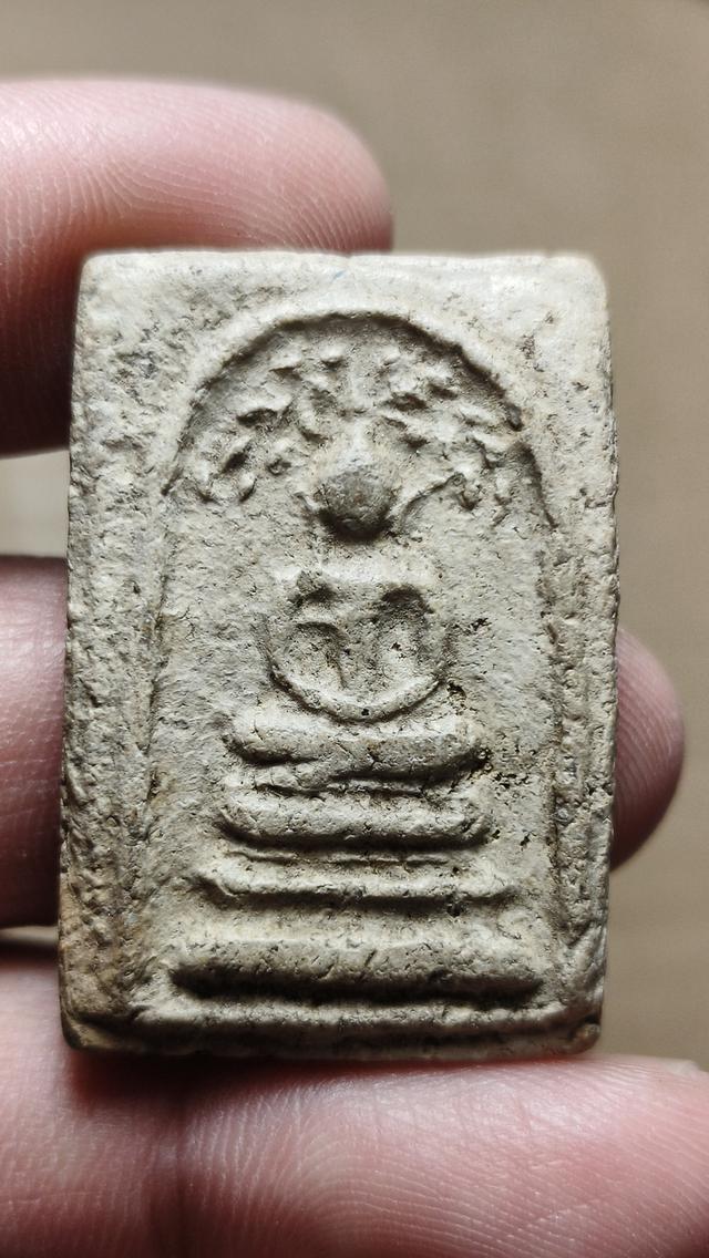 พระสมเด็จพิมพ์ปรกโพธิ์เนื้อเก่า