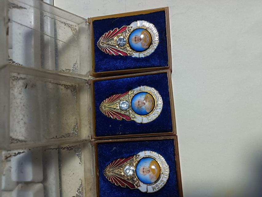 เข็มกลัด หลวงพ่อฤๅษี ลิงดำ รูปที่ 3