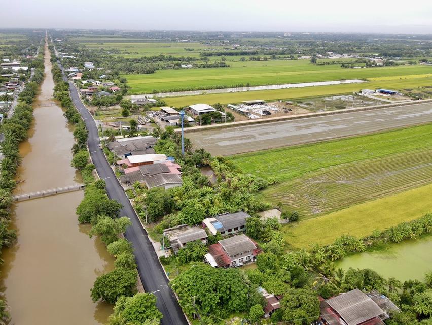 ที่ดินพร้อมบ้านทำเลดี ติดถนน ติดถนนเลียบคลอง 7 ฝั่งคลองหลวง ห่าง อบต.คลอง 7 เพียง 500 เมตร 7