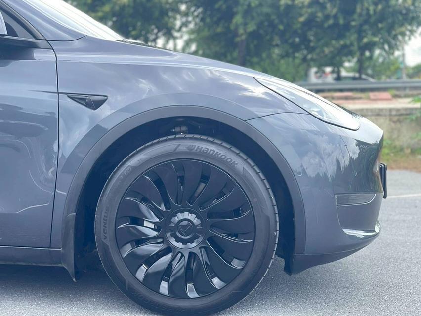 Tesla Model Y Long Range 2023  9