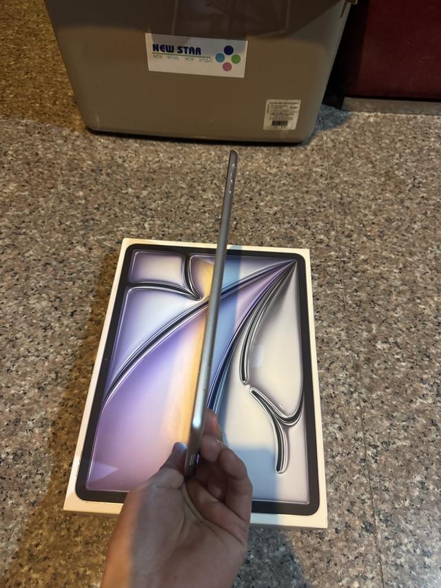 ขายๆๆๆถูกๆๆiPadAirสีSilver16กิ๊กWifi Celluer ใส่ซิมได้คับใช้งานดีทุกๆฟังชั่นสูนTrueทุกๆฟังชั่นรีสโตได้ตลอดไม่มีติดไอคราว Model TH/A  สภาพ: 99.99% สวย 6