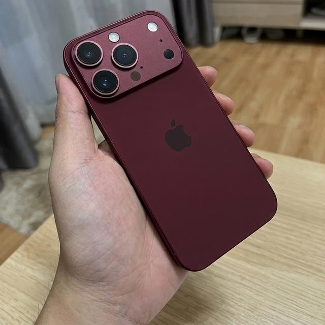 ปล่อยด่วน! iPhone 18 Pro 256GB สี Burgundy