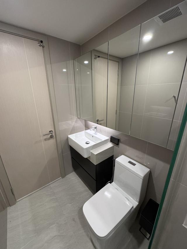 ให้เช่า Condo Origin place bangna ชั้น 10 ขนาด 29 ตรม. วิวสระ ระเบียงฝั่งตะวันออก แดดเช้า  ภาพจากห้องจริง เฟอร์นิเจอร์บิวท์อินครบ ที่นอน lLUNIO 10
