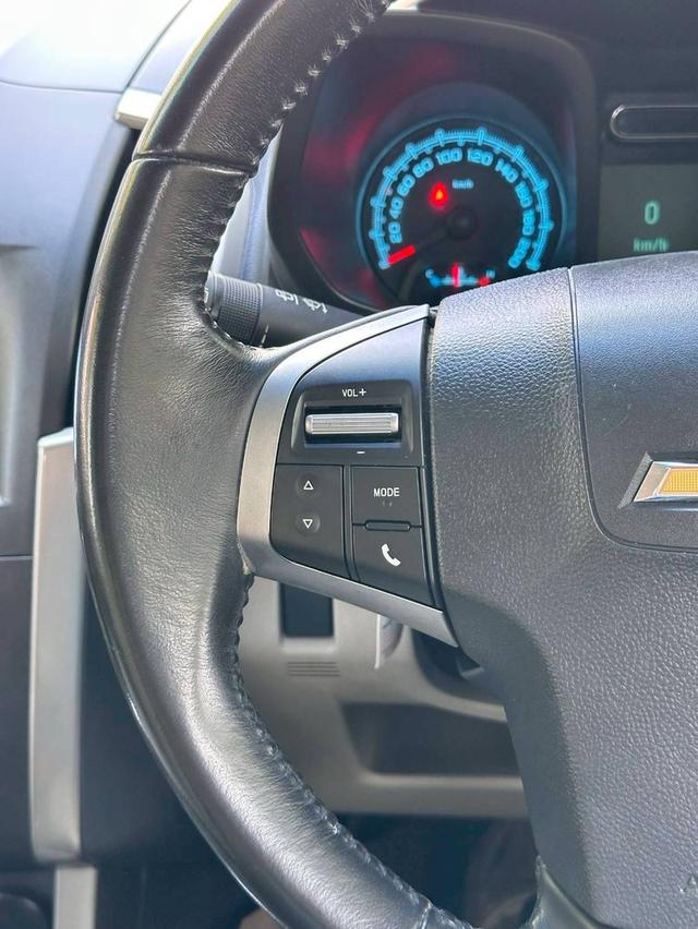 Chevrolet Trailblazer 2.8 LTZ เกียร์ Auto 4WD สีดำ ปี 2013 12