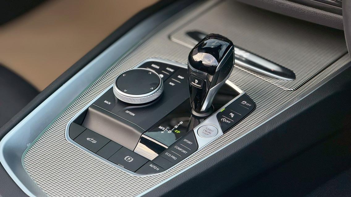 BMW Z4 sDrive30i M Sport ปี2022 สีแดง 14