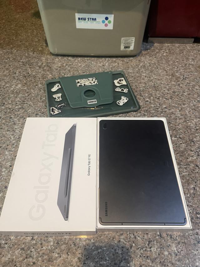 ขายSamsungTabS7FEสีMystic Gray64กิ๊กใส่ซิมได้ยกกล่องจอขาวจั๊วไม่มีเบรินถูกๆ 2