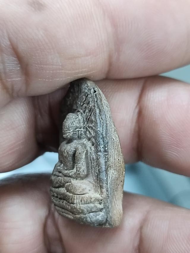 พระคงลำพูน กรุเก่า เนื้อดิน รูปที่ 4