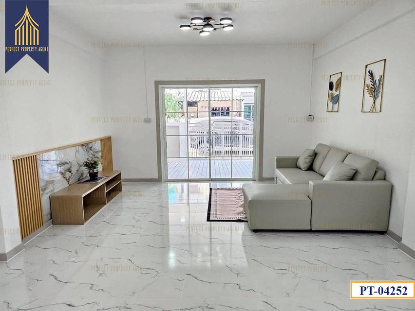 ขายด่วน นันทิชา 2 ไทรน้อย แต่งใหม่สวยพร้อมอยู่ 5