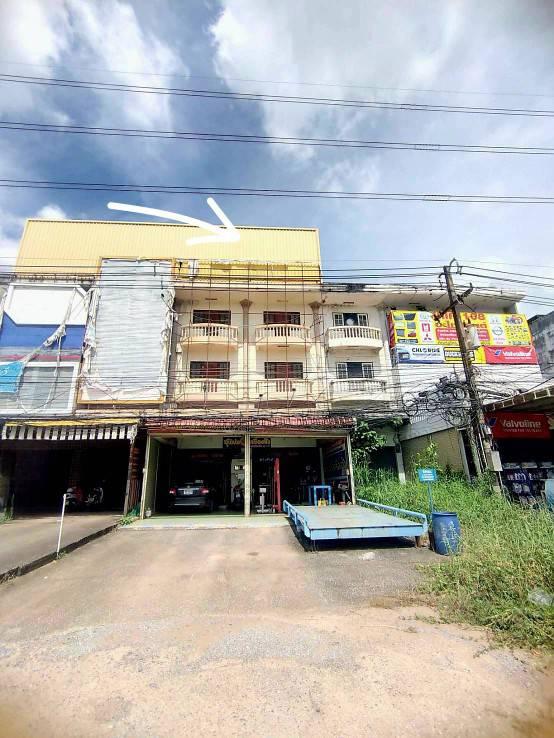 อาคารพาณิชย์ 2 คูหา  3.5 ชั้น  มีดาดฟ้า  อุดรธานี ติดถนนมิตรภาพ 1