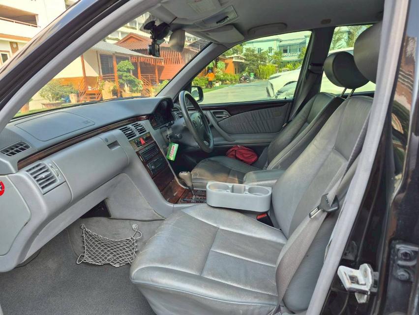 รถขาย Benz E240 W210 ปี 2001 สีดำ เลขไมล์น้อย รูปที่ 11
