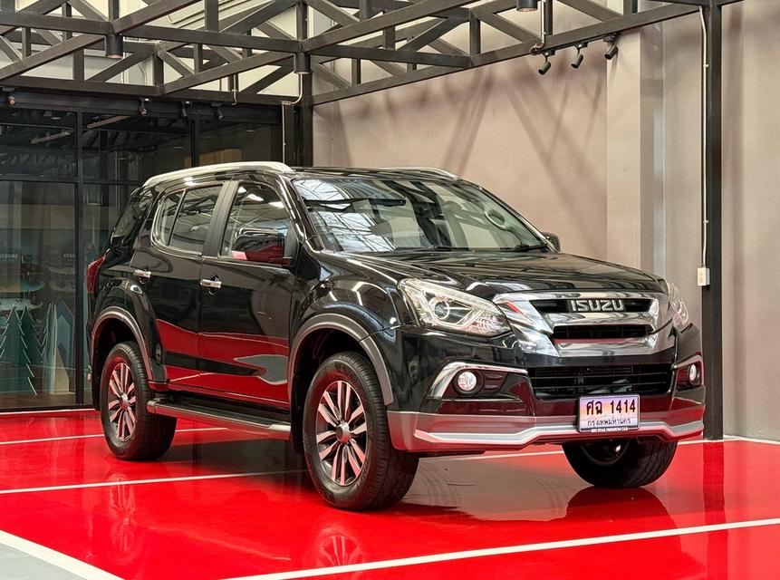 2019 ISUZU MUX 1.9 DVD NAVI รุ่น TOP สุด รถมือเดียวออกป้ายแดง รถวิ่งน้อย เข้าศูนย์ทุกระยะ รถไม่เคยมีอุบัติเหตุครับ