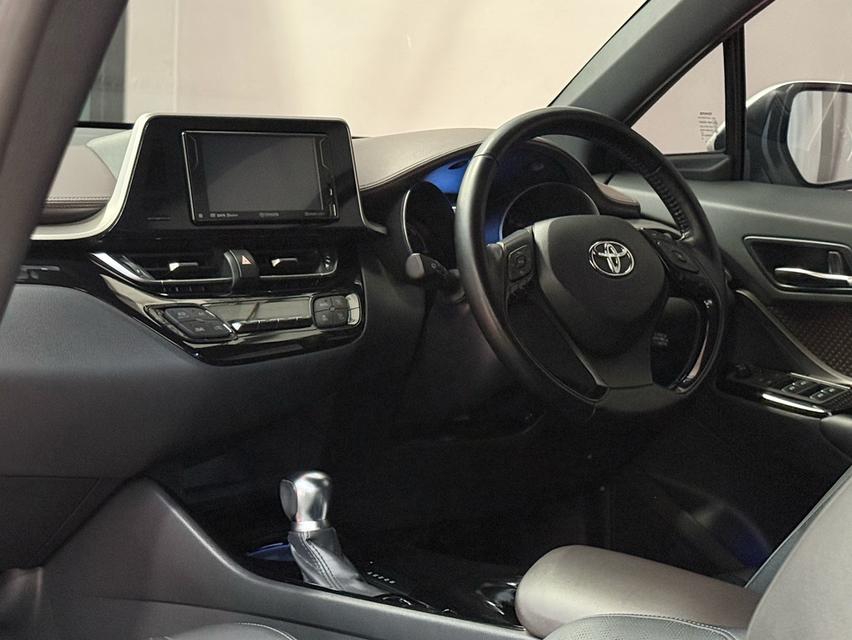 2019 TOYOTA CHR HV HI รถมือเดียวออกป้ายแดง รถวิ่งน้อย เข้าศูนย์ตามระยะ รถไม่เคยมีอุบัติเหตุครับ รูปที่ 12