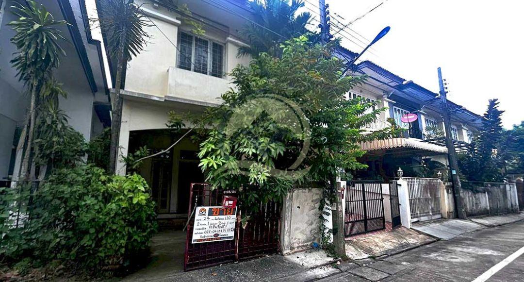 โครงการสรานนท์ ทาวน์โฮม 2.5 ชั้น ลาดพร้าว 101 ซอย 50 ขายตามสภาพ เหมาะสำหรับรีโนเวท ต่อรองได้ ทำเลโซนลาดพร้าว 18