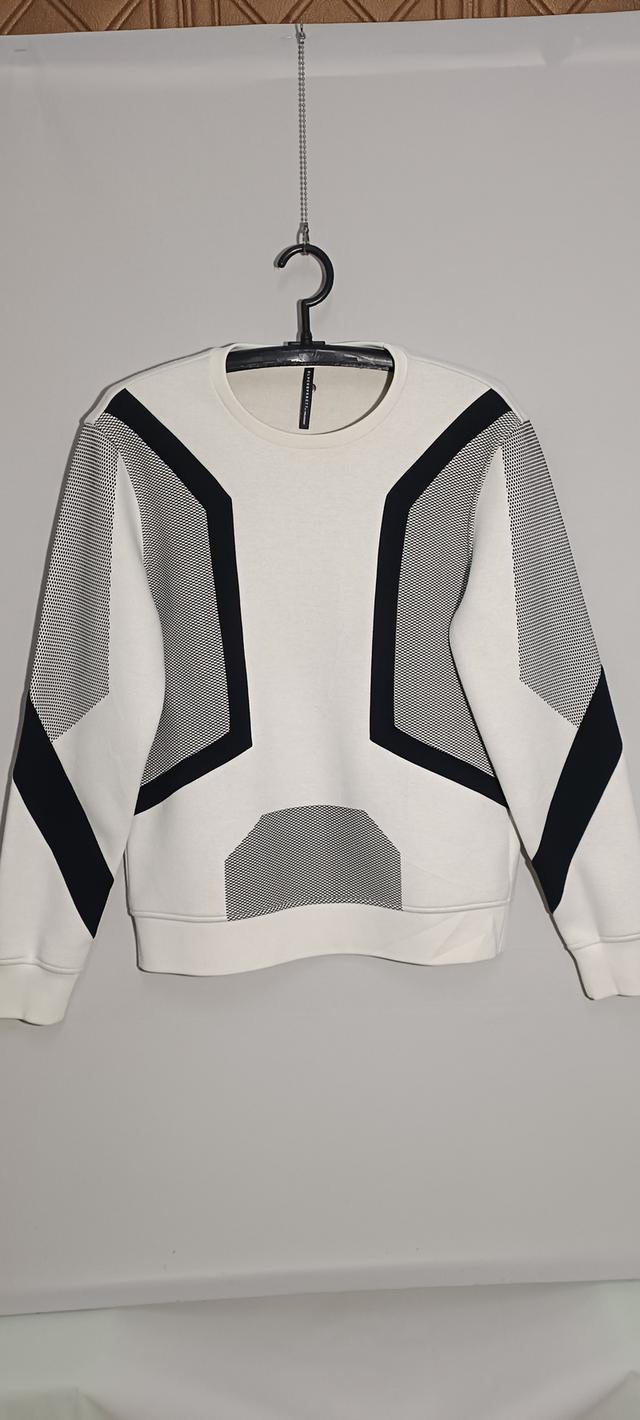 เสื้อจั๊มเปอร์ผู้ชาย ผ้าสีขาว Blackbarrett By Neil Barrett.