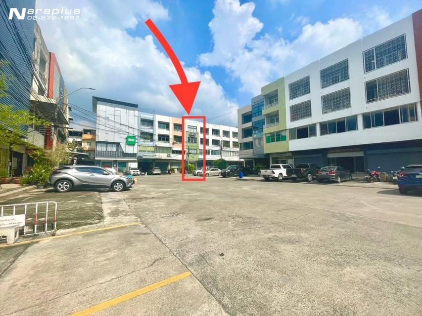 68111108 : ขายอาคารสำนักงาน 4 ชั้น บนที่ดินขนาด 17 ตร.ว. ทางเข้าหน้าหมู่บ้าน โฮมเพลส ซอยรามคำแหง 140 สะพานสูง ห้องสุดท้ายที่ถูกสุดในย่านทำเลนี้ พร้อมเ 3