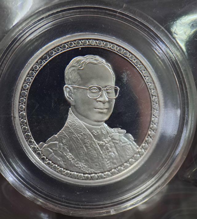 เหรียญกษาปณ์ที่ระลึกพระราชพิธีฉลองศิริราชสมบัติครบ 60 ปี