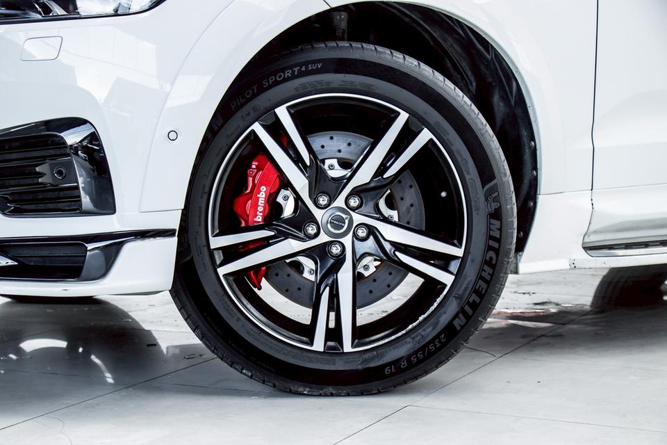VOLVO XC60 2.0 RECHARGE T8 R-DESIGN 2018