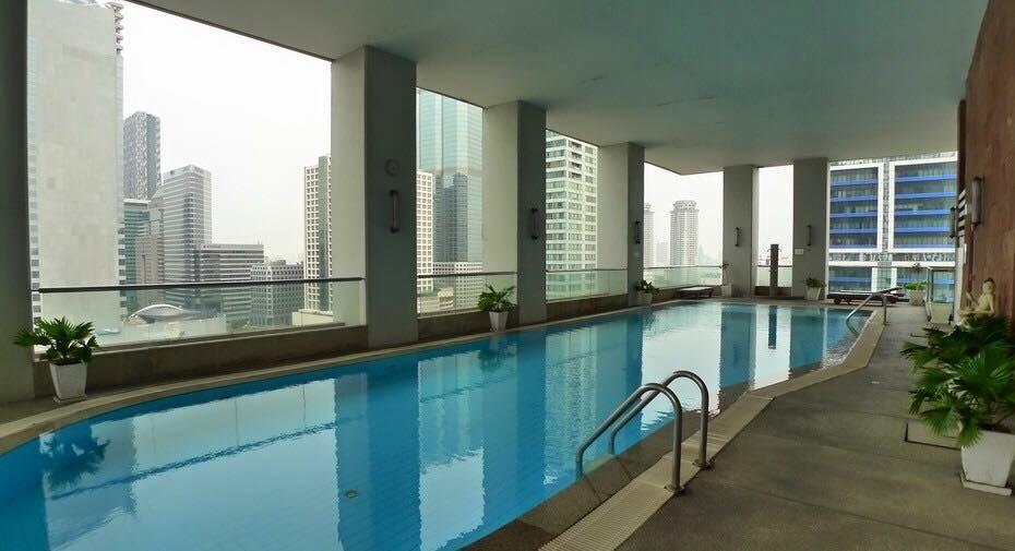 Furnished room for rent on Sathorn Road at Silom Suite Condo opposite the AiA Sathorn Tower very close to BTS St.Louis 13