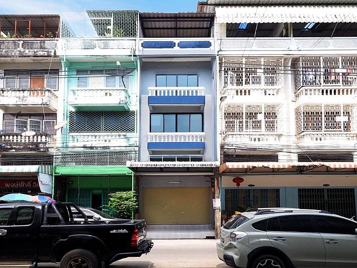 🏤Clearance Sale บ้านรีโนเวทใหม่ อาคารพาณิชย์ 3.5 ชั้น+ดาดฟ้า ม.บัวทองธานี ขนาด 15 ตรว. 5นอน 3น้ำ ทำเลเยี่ยมต้นโครงการ ตกแต่งใหม่ ต่อเติมเต็ม 1