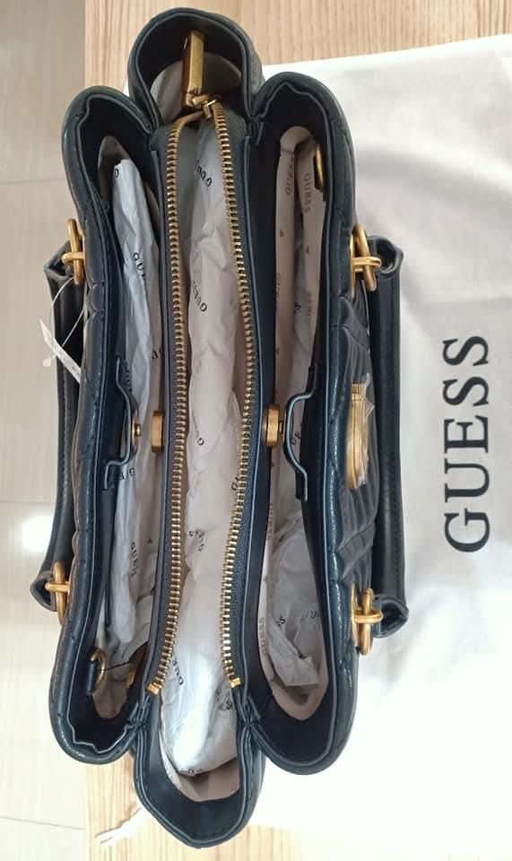 กระเป๋าสะพาย GUESS 6