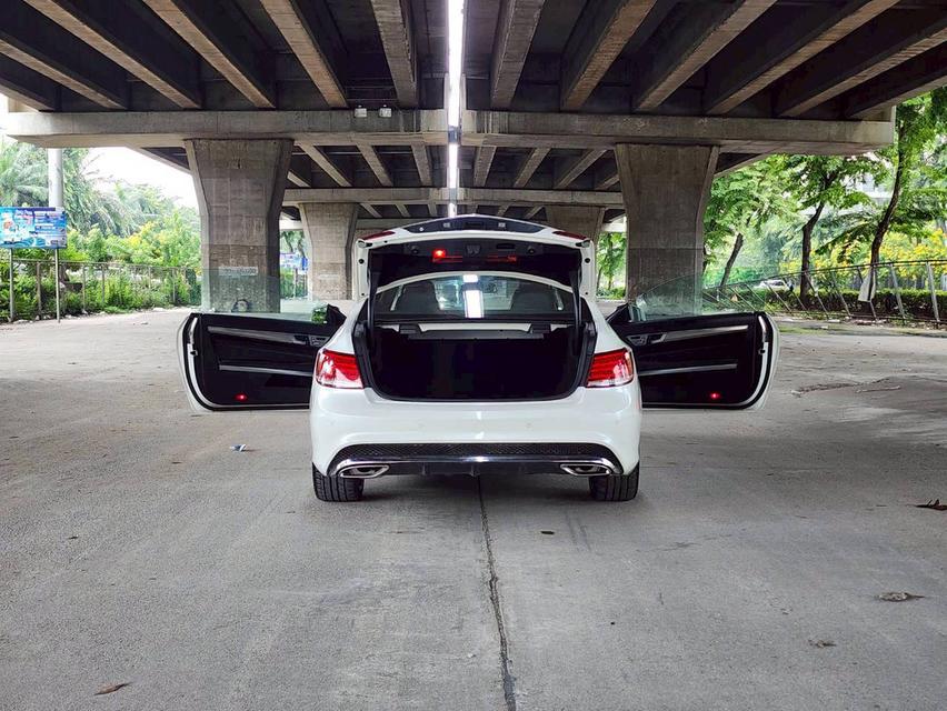 ขายรถ Benz E200 CGI Coupe AMG W207  ปี 2015 สีขาว เกียร์ออโต้ 17