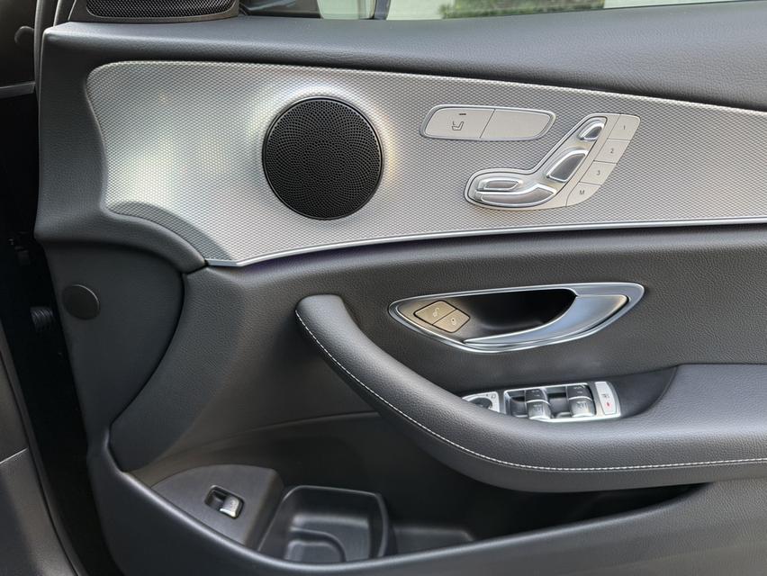 Mercedes Benz E220d Sport รูปที่ 13