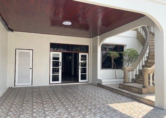 ให้เช่าทาวน์โฮม 4 ชั้น / พหลโยธิน 32 เสนานิคม 1 ซอยต้น ๆ เข้าซอย 100 เมตร / จอดรถ 2-3 คัน 10