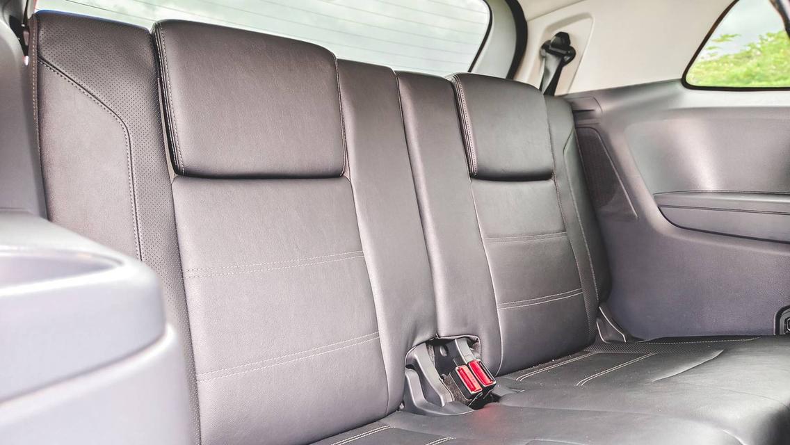 #FORD #EVEREST 2.2 TITANIUM A/T ปี 2017 จดทะเบียน 2018 🚘🔥 รถบ้าน | SUV 7 ที่นั่ง | เกียร์ออโต้❤️ สีแดงสวย โดดเด่น พร้อมใช้งาน📍 ไมล์ 226,464 กม. รูปที่ 11