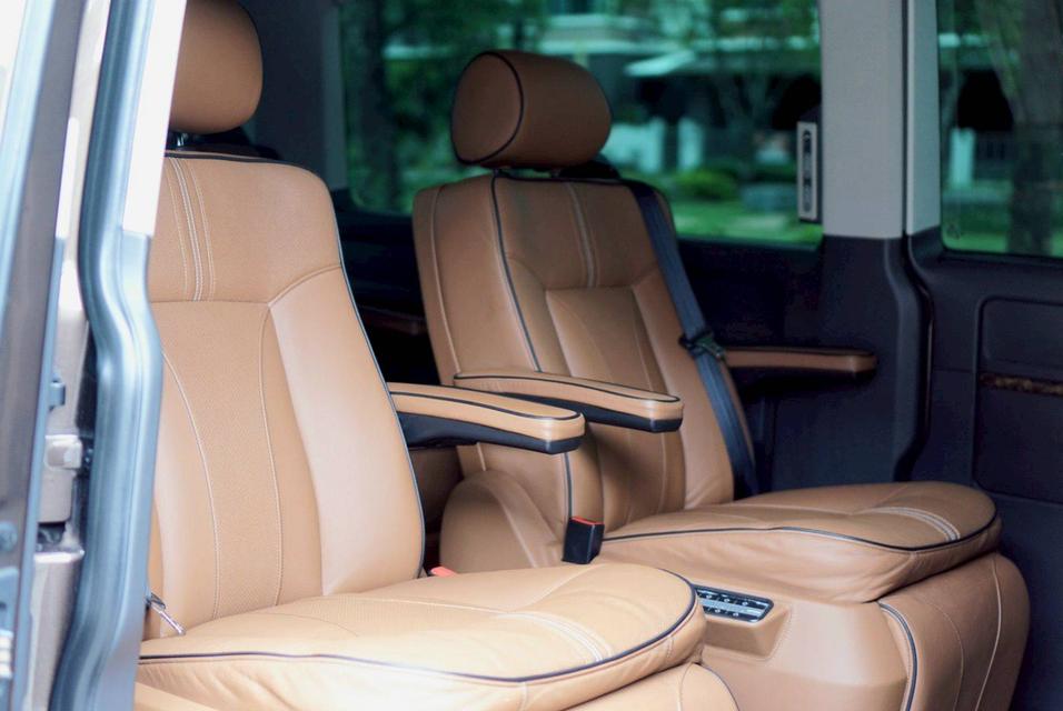 Volkswagen Caravelle T5 Minor Change 2015 สีน้ำตาล รถประวัติครบ รูปที่ 16