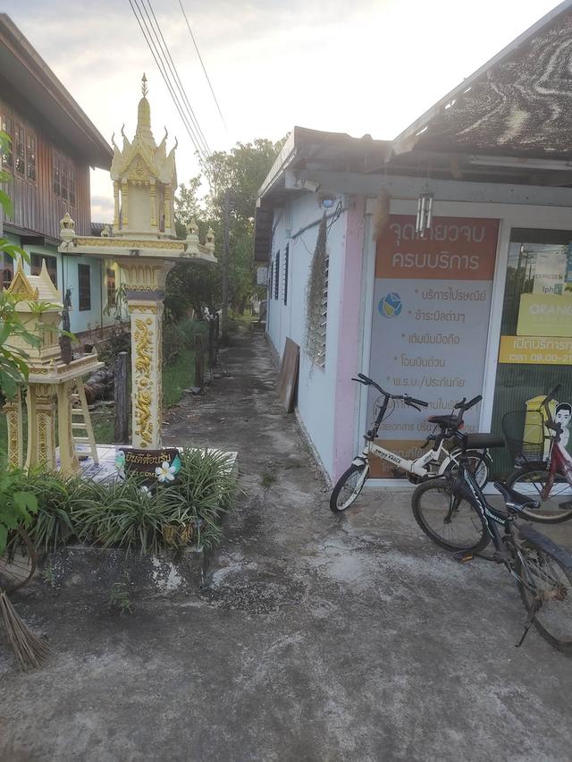 ขายบ้านพร้อมกิจการ ขนส่ง ถ่ายเอกสาร ฯลฯ และโรงสี บ้าน 3ห้องนอน 2 ห้องน้ำ ออฟฟิต ห้องโถง ครัว เป็นที่ดิน สองแปลง บ้าน 250ตารางวา โรงสี 275 ตารางวา ขาวร 16