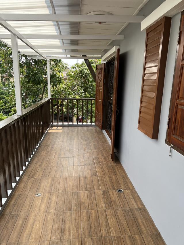 ขายบ้านเดี่ยว หมู่บ้านลีฟวิ่งนารา ซ.เคหะร่มเกล้า 64 แขวงคลองสองต้นนุ่น เขตลาดกระบัง เนื้อที่71ตารางวา  4ห้องนอน 4ห้องน้ำ ติดโซลาเซลล์(ขายไฟได้) 14