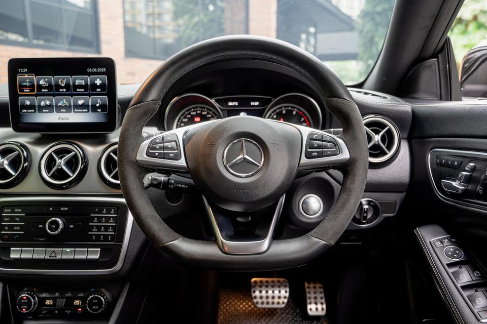 “Mercedes-Benz CLA250 AMG White Art Edition” ปี 2019