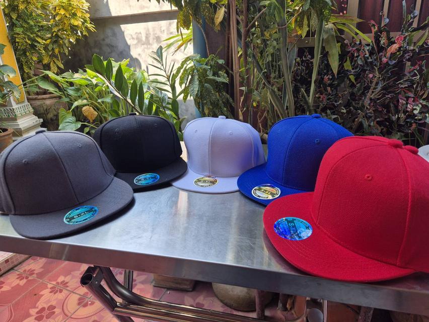 หมวกฮิบ หมวกแก๊ปสีพื้น Snapback Cap ทรง Hip Hop