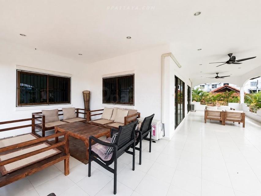 For Rent — 4-Bedroom Pool House at Royal Park Village, Thepprasit RoadPrivate pool house for rent at Royal Park Village, Thepprasit Road, Pattaya. 17