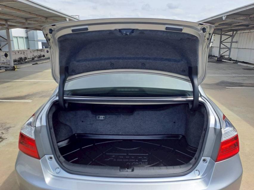 HONDA ACCORD G9 2.0 HYBRID ปี2014 สีเทา รถสภาพสวยเดิมๆไม่เคยมีอุบัติเหตุเข้าศูนย์ตลอด ประวัติดี 16