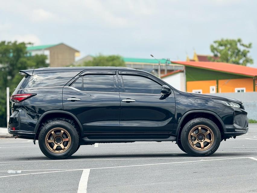 TOYOTA FORTUNER Wagon 4dr Legender 7st Auto 6sp 4WD 2.4DCT ปี 2022 สีดำ ออโต้