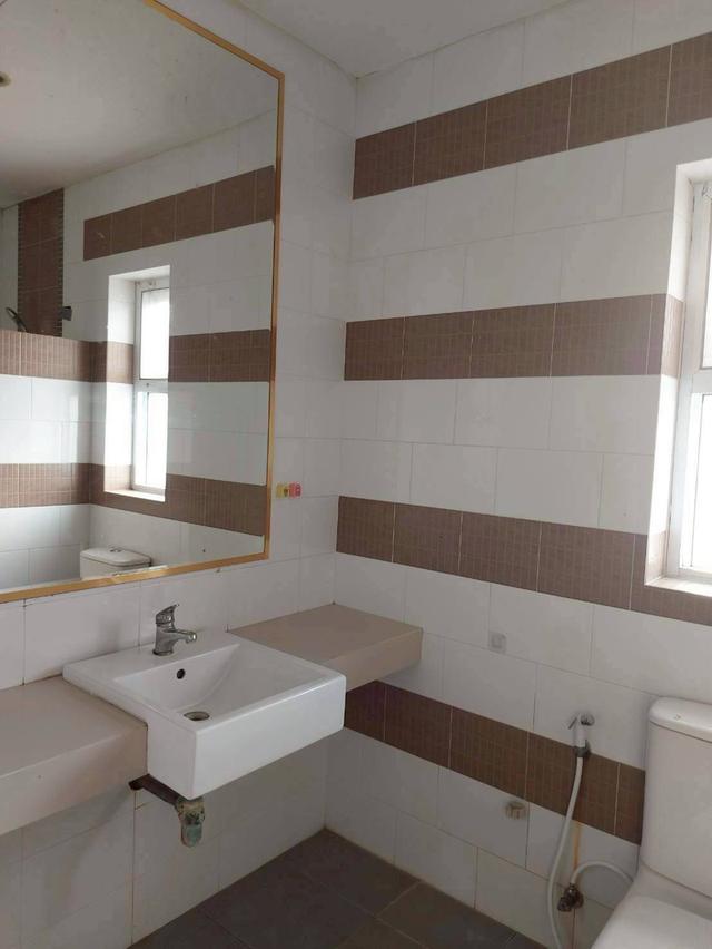 บ้านในหมู่บ้านคันทรีโฮม 9