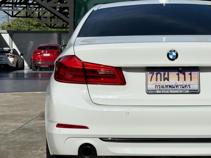 2020 BMW 530e G30 รถมือเดียวออกป้ายแดง รถวิ่งน้อย เข้าศูนย์ตามระยะ รถไม่เคยมีอุบัติเหตุครับ 9