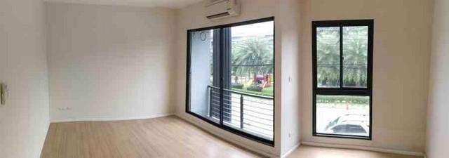 ให้เช่าทาวน์โฮม 3 ชั้น บ้านกลางเมือง พระราม 9 – รามคำแหง BAAN KLANG MUANG RAMA 9-RAMKHMAHAENG ซอยรามคำแหง39 ไม่มีเฟอร์นิเจอร์