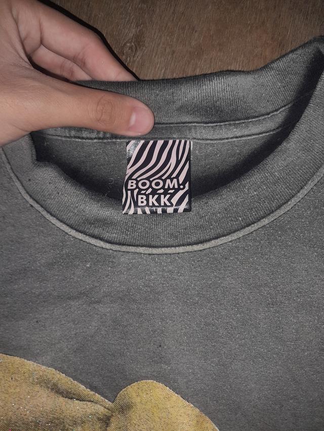 เสื้อแขนสั้นลายแมวสีดำมือสอง รูปย่อยที่ 3
