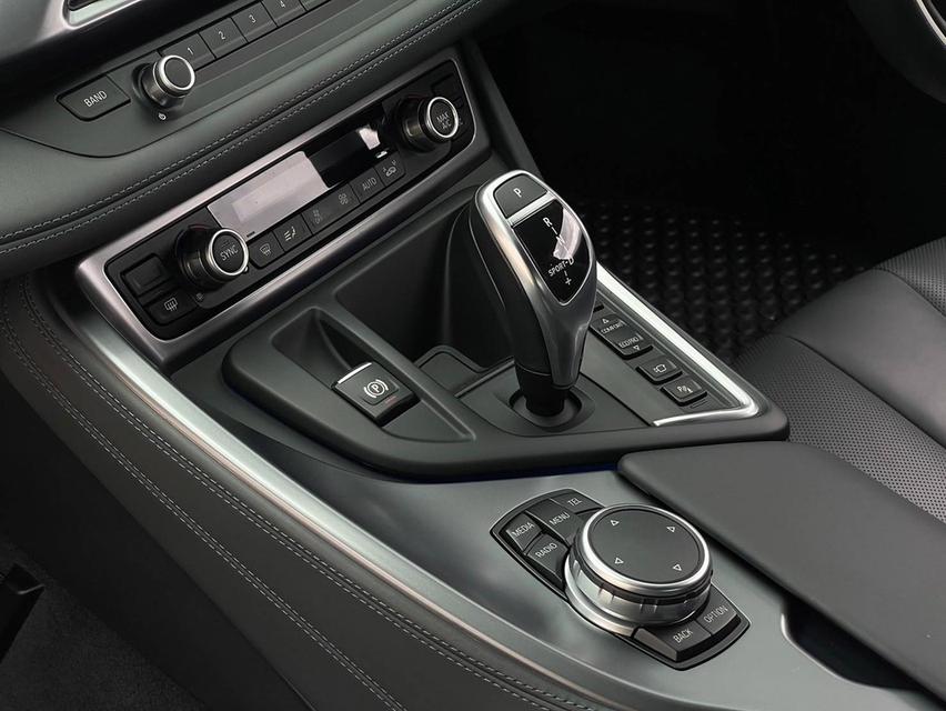BMW i8 Pure Impulse 2014 จด 2017 ไมล์ 9100 กม. 15