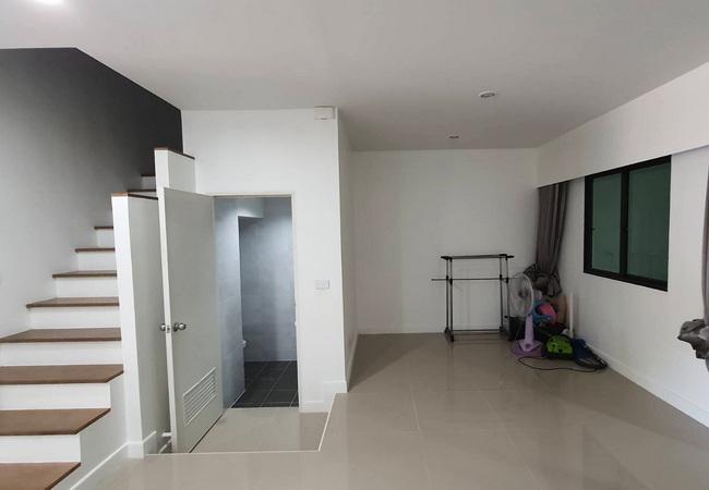 ขายทาวน์เฮ้าส์ หมู่บ้านพลีโน่ พหลโยธิน-วัชรพล เนื้อที่ 21.8 ตร.ว. 2 ชั้น 3 นอน 3 น้ำ 4