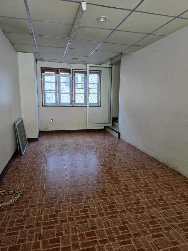 ขายอาคารพาณิชย์ 3 ชั้นครึ่ง ซอยร่วมมิตรพัฒนา วัชรพล ทำเลดี เข้าออกสะดวก เหมาะทำธุรกิจได้ คาเฟ่ คลินิก เสริมสวย ได้หมด 8