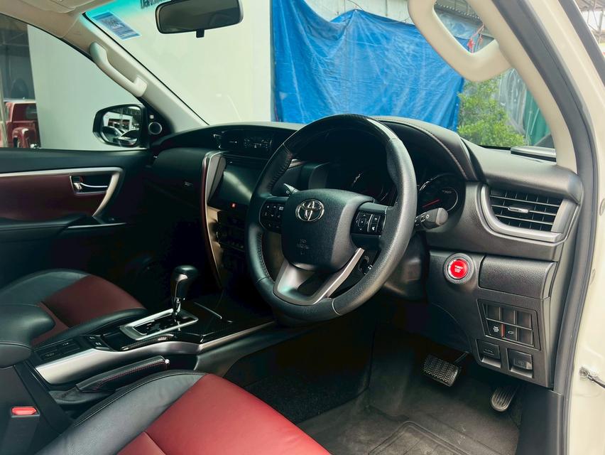 รหัสรถ NP5012 รถรุ่น : TOYOTA FORTUNER 2.8 TRDปี : 2018 11