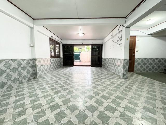 ให้เช่าบ้านเดี่ยว ใกล้รถไฟฟ้า สถานี โชคชัย4 (MRT สายสีเหลือง)เพียง700 เมตร Home Office ซอยลาดพร้าว 64 2