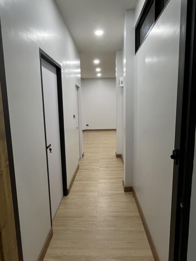 🏡 บ้านเดี่ยวที่มาพร้อมความเป็นส่วนตัวด้วยดีไซน์พิเศษ 2 ห้องนอน 2 ห้องน้ำ 1 ที่จอดรถ และสวน ส่วนตัวภายในบ้าน กับพื้นที่ใช้สอย 100 ตรม. ที่ดินเริ่มต้น 8