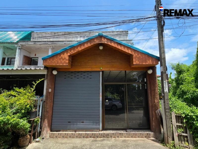 ขายทาวน์เฮ้าส์ 2 ชั้น หลังใหญ่ เนื้อที่ 30 ตร.ว. 4 ห้องนอน ซอยเพชรเกษม 79 แยก 9 หนองแขม 1