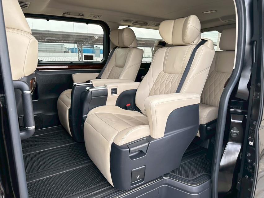 TOYOTA Majesty Model Premium 2.8L Diesel VN Turbo 16